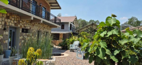 Tinyhouses and Tropical Gardens